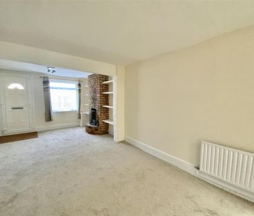 2 bedroom terraced house to rent - Photo 3