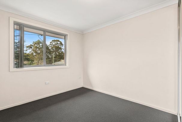Modern 3-Bedroom Townhouse Close to University and CBD - Photo 1