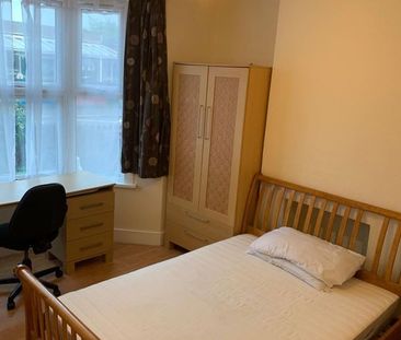 Room in a Shared House, Stanley Road, N15 - Photo 5