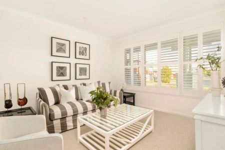 Spacious 5-Bedroom Family Home with Pool, Alfresco & Luxury Finishes. Contact Julie Sykes 0438 050 110. - Photo 3