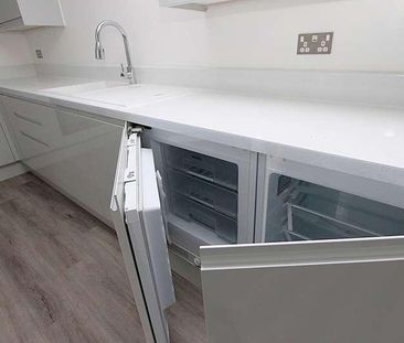 Park Lane, Kidderminster, DY11 - Photo 4