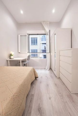 Calle de Guzmán el Bueno, Madrid, Community of Madrid 28015 - Photo 4