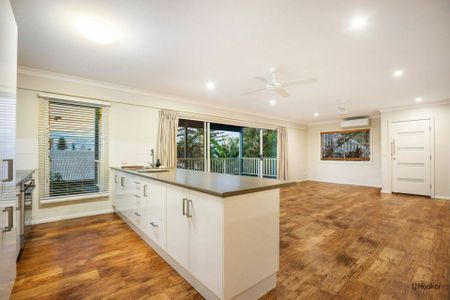 Beachside 3-Bedroom Duplex with Stunning Water Views - Photo 2