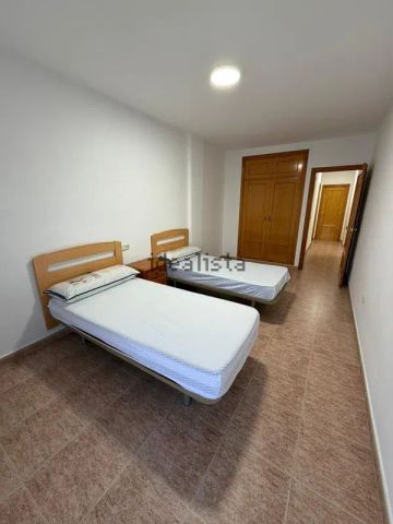 Alquiler de piso en Viator - Photo 2