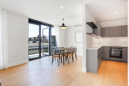 4 bedroom flat to rent - Photo 4