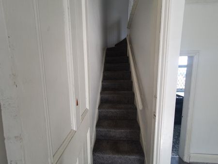 2 bedroom terraced house to rent - Photo 2