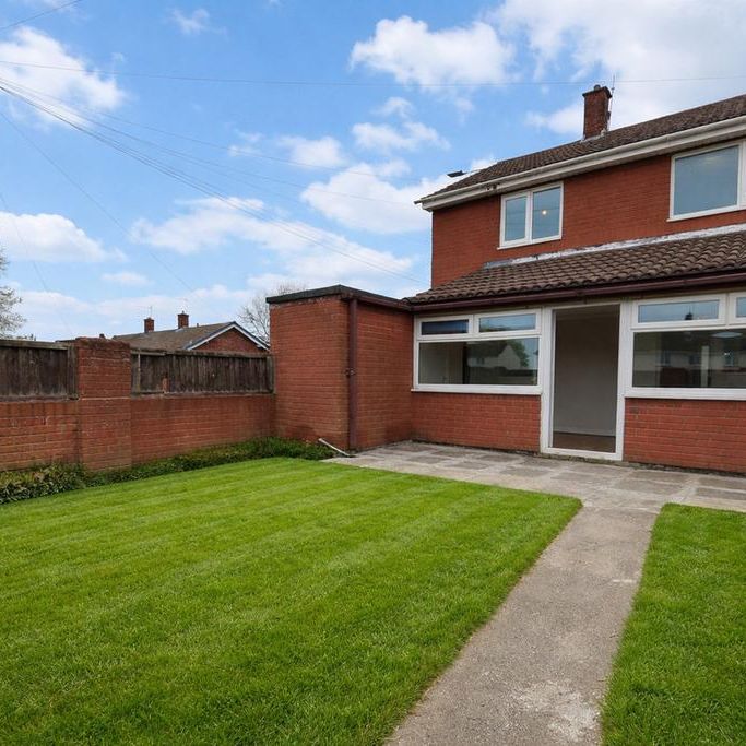 3 bedroom semi-detached house to rent - Photo 1