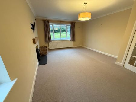 5 bedroom detached house to rent - Photo 2