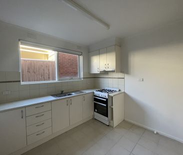 2 / 11 Rothschild Street, Glen Huntly - Photo 3