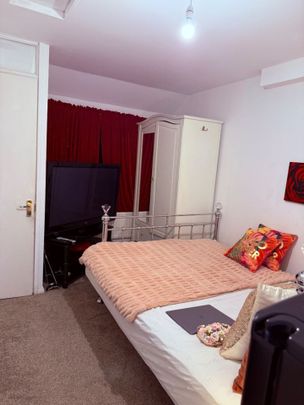 Room in a Shared House, Danescombe, SE12 - Photo 1