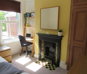 4 bedroom terraced house to rent - Photo 5