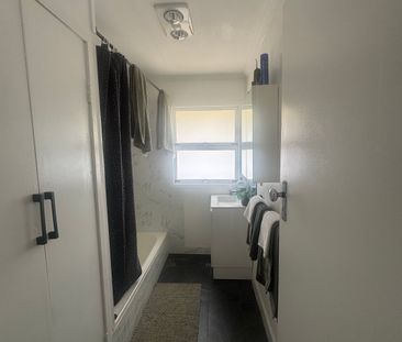 Redbank - Photo 1