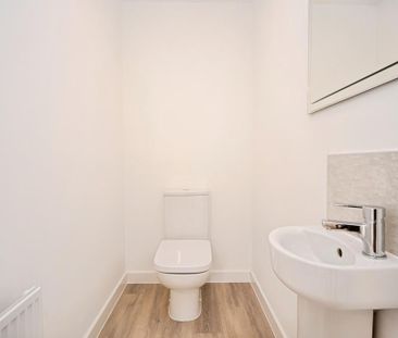4 bedroom detached house to rent - Photo 6