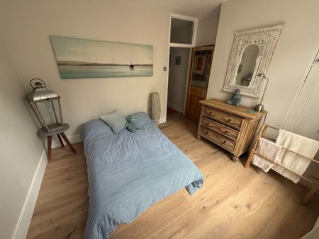 2 Bed Flat, Mirabel Road, SW6 - Photo 3