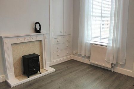 2 Bedroom Terraced Available Arranging tenancy - Photo 2