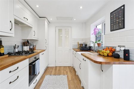 2 bedroom terraced house to rent - Photo 4