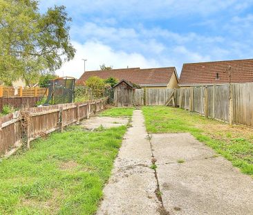 3 bedroom end of terrace house to rent - Photo 1