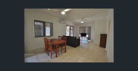 MOVE STRAIGHT IN! - Renovated 1x1 + Extras - Photo 2