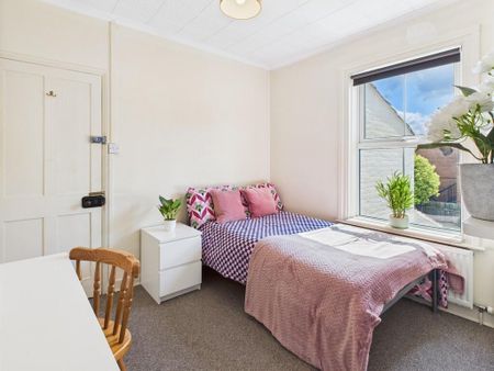 4 bedroom terraced house to rent - Photo 4