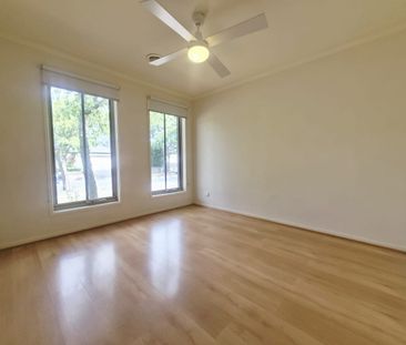 Comfortable, Convenient & Lots Of Natural Light - Photo 6