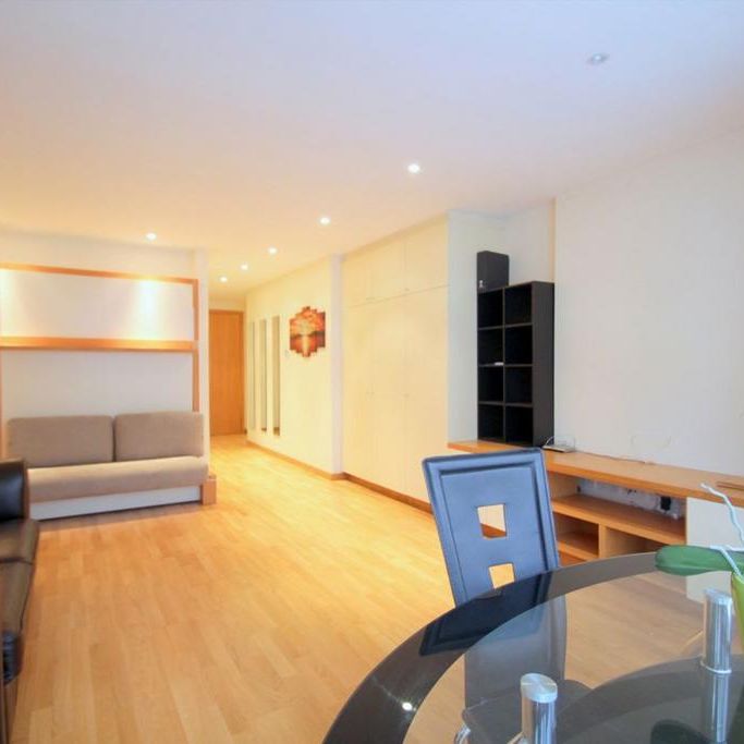 Studio to rent - Photo 1