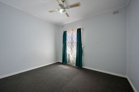 To register & apply for this property, please use this link: https://snug. com/ - Photo 4