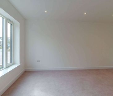 Spacious five bedroom townhouse - Photo 4