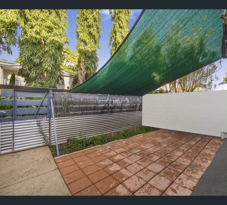 4/3 Soule Street, Hermit Park, Qld 4812 - Photo 2