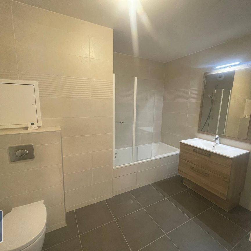 Location Appartement 2 pièces 41m² SURESNES 92150 - Photo 1