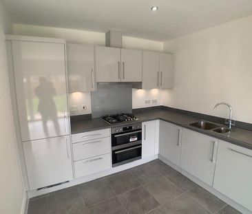 3 bedroom semi-detached house to rent - Photo 6