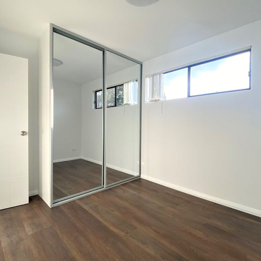 STUNNING TWO-BEDROOM GRANNY FLAT - Photo 1