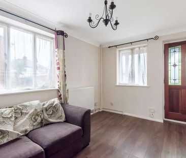 Feltham, Charleston Close, TW13 - Photo 3