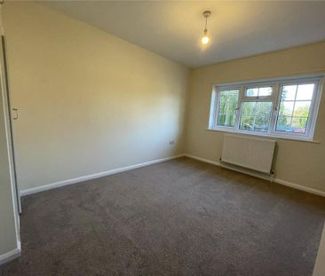 2 bedroom semi-detached house to rent - Photo 2