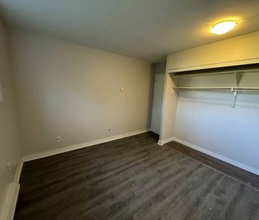 801 Castell Rd, Unit 104 - Photo 6