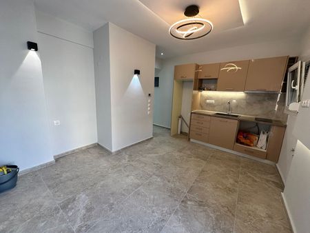 Studio/Γκαρσονιέρα για ενοικίαση Κάτω Αναγέννηση (Νεάπολη) - Photo 5