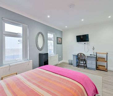 5 bedroom terraced house to rent - Photo 5