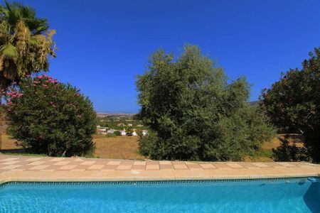 3 bedroom luxury Villa for rent in Alhaurín de la Torre, Spain - Photo 2