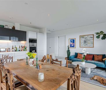 Spectacular two bedroom apartment with a south facing terrace. - Photo 5