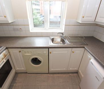Studio Flat, Haverstock Hill, NW3 - Photo 2