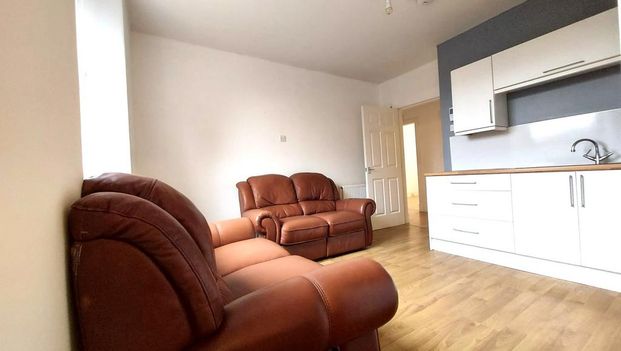 2 bedroom flat to rent - Photo 1
