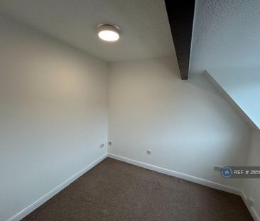 3 bedroom semi-detached house to rent - Photo 6