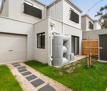 Stunning Townhouse - Photo 1