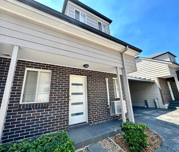 Modern Two Bedroom Townhouse - Photo 3