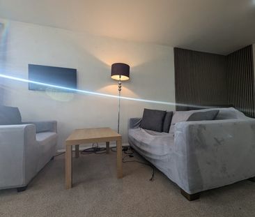 1 Bed Flat, Newton Park Court, LS7 - Photo 2