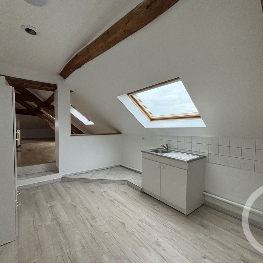 Location Appartement 1 pièce 70m² COULOMMIERS 77120 - Photo 1