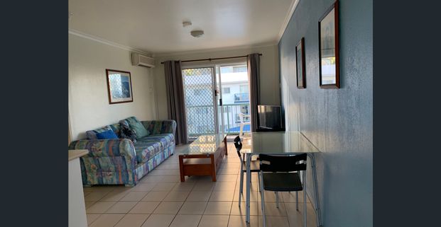 CENTRAL LOCATION ONE BEDROOM UNIT SURFERS PARADISE - Photo 1