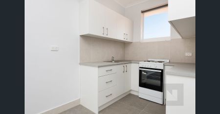 Central Living - Photo 3