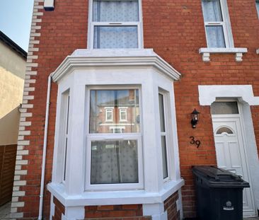 4 bedroom house - Photo 1