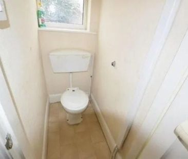 7 Bed End Terrace, Clifton Boulevard, NG7 - Photo 1