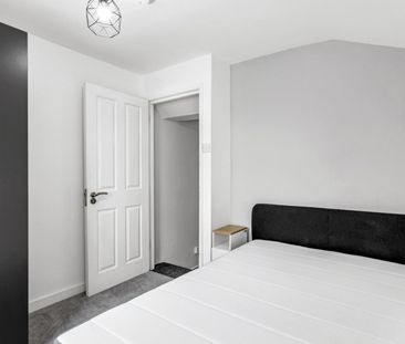 2 bedroom Flat To Let Total Size: 630 SQ FT - Photo 4